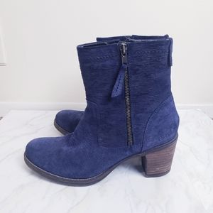 Taos Shaka Heeled Blue Boot Size 39 8-8.5